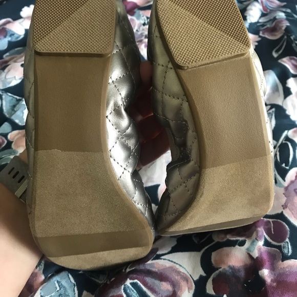 NWT Sliver Flats - Picture 4 of 5